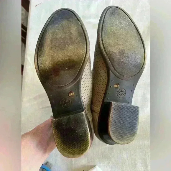 Lucky Brand Cutout Bootie slip on style 8.5. Excellent condition. Tan. - Picture 4 of 11